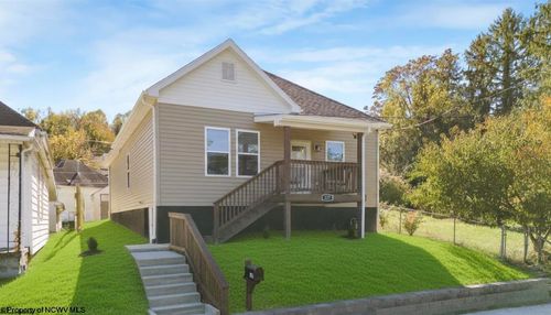 127 Floyd St, Clarksburg, WV, 26301-3911 | Card Image