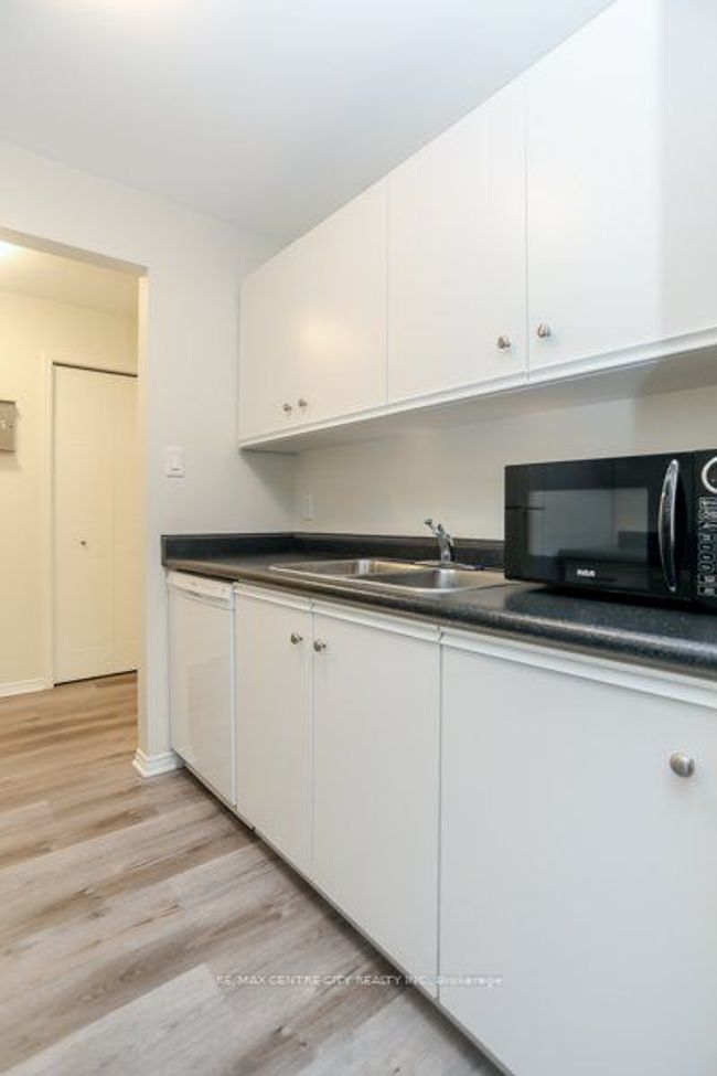 209 - 440 Wellington St, Condo with 2 bedrooms, 1 bathrooms and 1 parking in Saint Thomas ON | Image 13