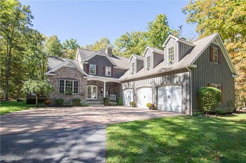 10770 Locust Grove Dr, Chardon, OH, 44024-8872 | Card Image