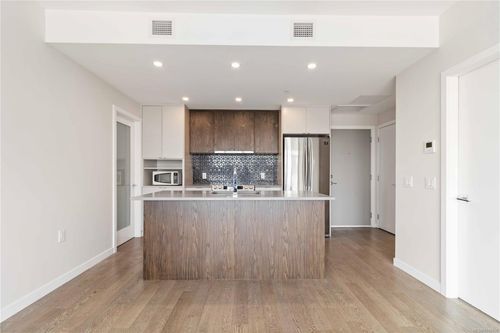 311-881 Short St, Victoria, BC, V8X0B7 | Card Image