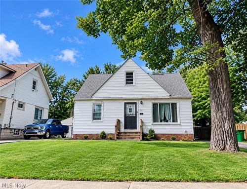 1520 Babbitt Rd, Euclid, OH, 44132-2716 | Card Image