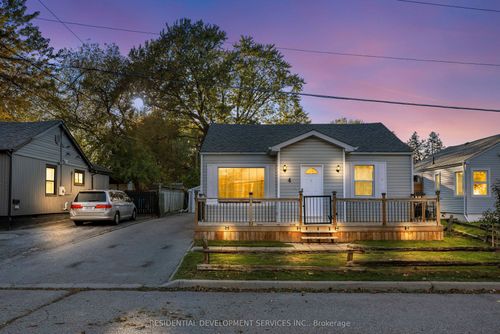 4 Nelson Ave, Ajax, ON, L1S1Z3 | Card Image