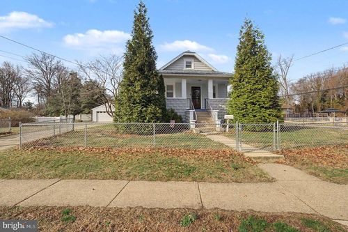 304 S Forklanding Rd, MAPLE SHADE, NJ, 08052-2806 | Card Image