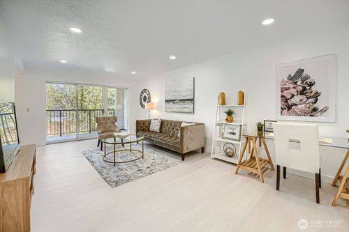 apt-c303-12631 Ne 9th Pl, Bellevue, WA, 98005-3229 | Card Image