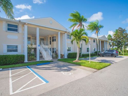 206-655 W Lake Jasmine Cir, Vero Beach, FL, 32962-8561 | Card Image