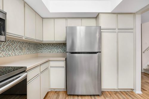 37 Birnamwood Dr, Burnsville, MN, 55337-6809 | Card Image