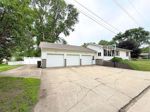 202 State St, Emmetsburg, IA, 50536-1156 | Card Image