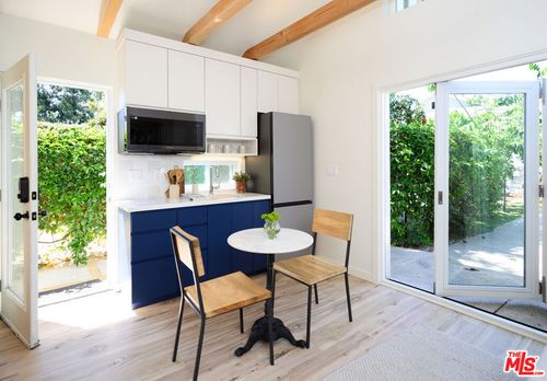 2236 28th Street, Los Angeles, CA, 90018 | Card Image