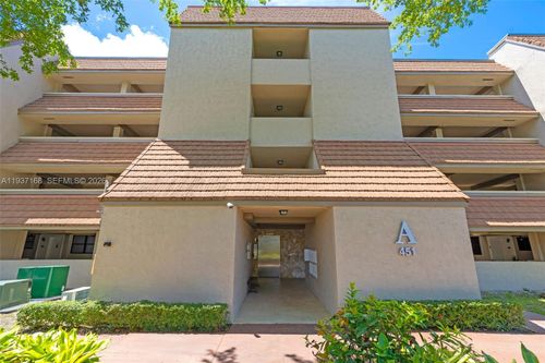 apt-103-1-451 Ives Dairy Rd, Miami, FL, 33179-5417 | Card Image