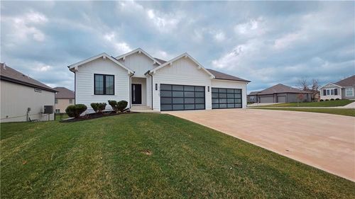 19429 201st Ter, Spring Hill, KS, 66083-8478 | Card Image