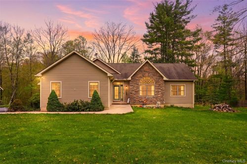 576 Burlingham Rd, Bloomingburg, NY, 12721-5219 | Card Image