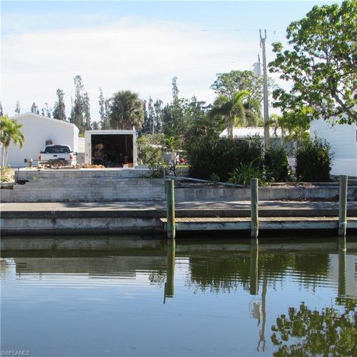 5004 Gulfgate Ln, SAINT JAMES CITY, FL, 33956-2714 | Card Image