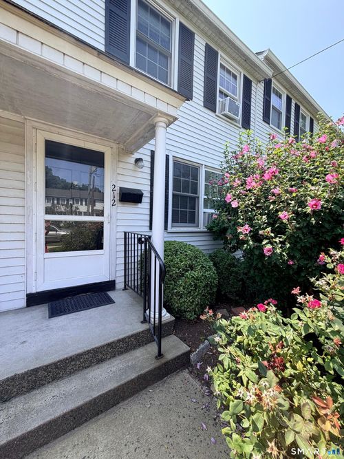 212 Sylvan Knoll Rd, Stamford, CT, 06902-5316 | Card Image