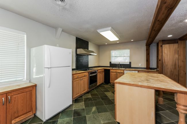 613 E University Ave, House other with 3 bedrooms, 2 bathrooms and null parking in Waxahachie TX | Image 5