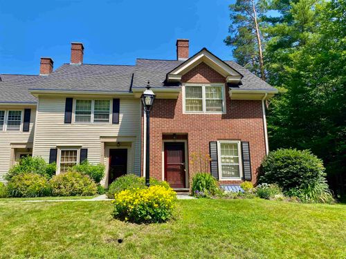24-121 Townhouse Way, Woodstock, VT, 05091-3522 | Card Image