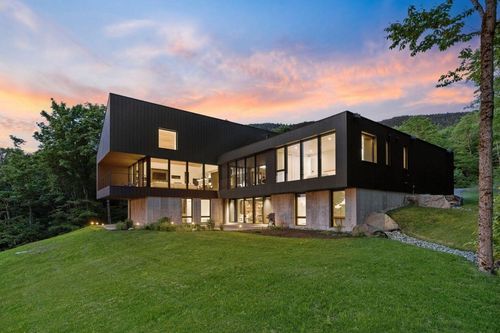 811 Bear Creek Ln, Waterbury Ctr, VT, 05677-8383 | Card Image