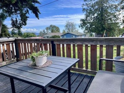 716/718 Hillcrest Rd, House other with 2 bedrooms, 2 bathrooms and 4 parking in Gibsons BC | Image 2