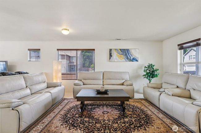 29709 217 Th Pl Se, House other with 3 bedrooms, 3 bathrooms and 2 parking in Kent WA | Image 6