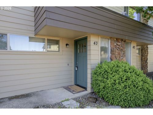 43-2727 Gateway St, Springfield, OR, 97477-1194 | Card Image