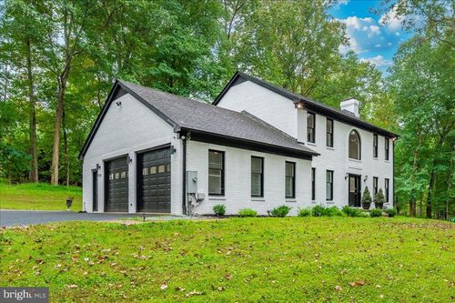 8225 Hawkins Creamery Rd, GAITHERSBURG, MD, 20882-3513 | Card Image