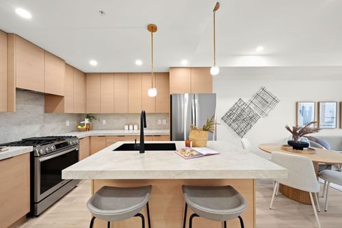 208-15353 17 Ave, Surrey, BC, V4A0E2 | Card Image