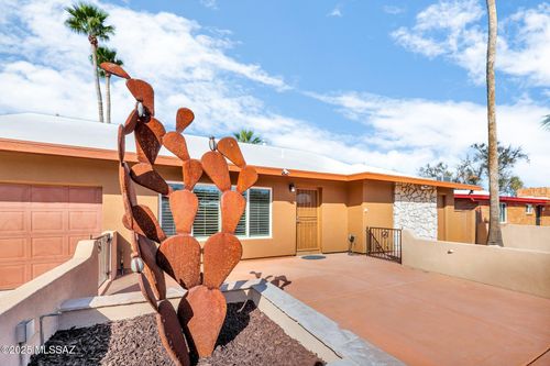 223 N Rojen Ct, Tucson, AZ, 85711-2852 | Card Image
