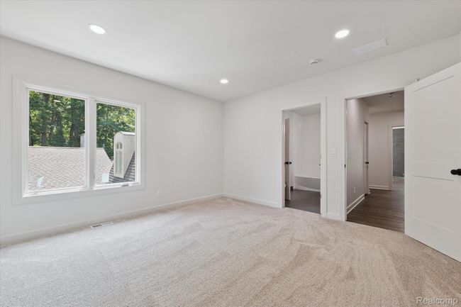 33-1105-Ivyglen-Cir-Bloomfield-Hills-MI-48304-WindowStill-43.jpg | Image 30