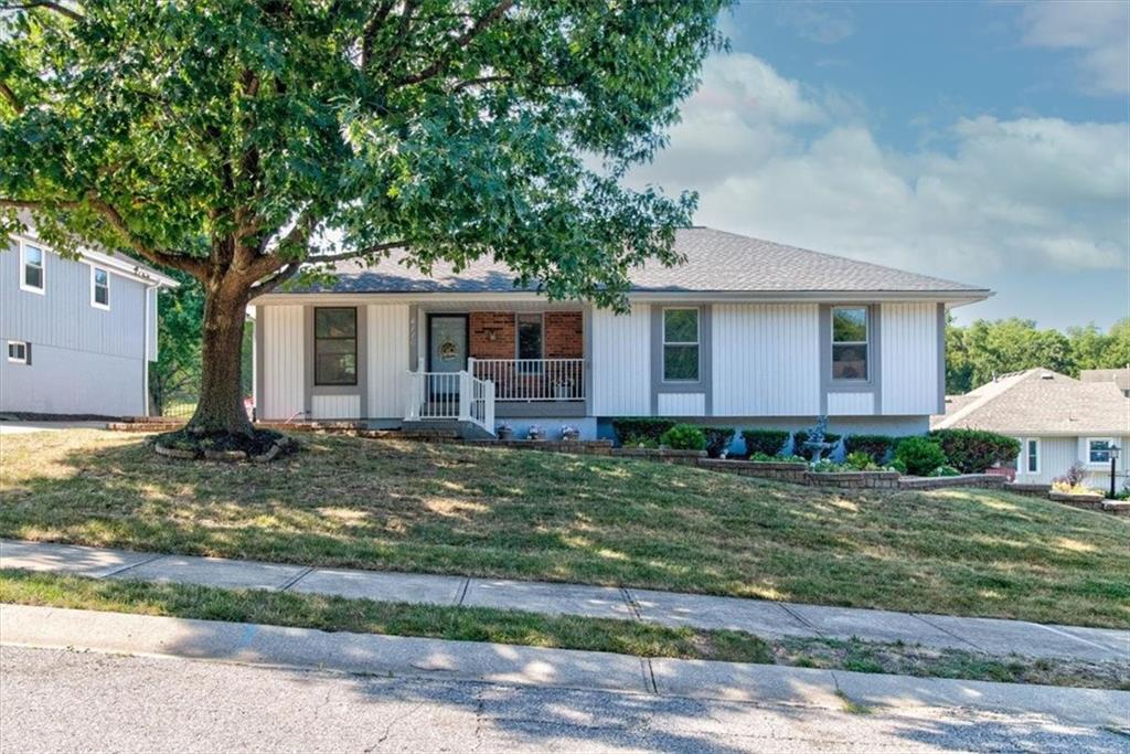 Delwood Dr, Blue Springs, MO 64015