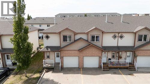 225-10150 121 Ave, Grande Prairie, AB, T8V8H2 | Card Image