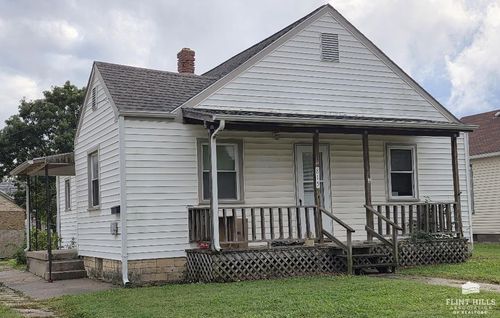 815 W Main St, Herington, KS, 67449-2121 | Card Image