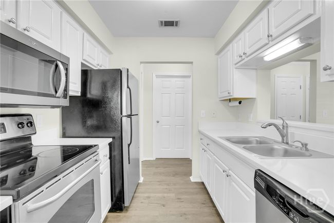Kitchen | Image 11