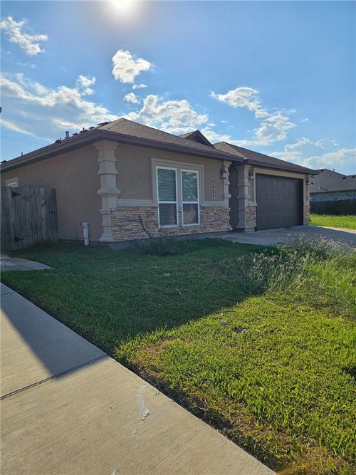 6537 Paddington Dr, Corpus Christi, TX, 78414-4433 | Card Image