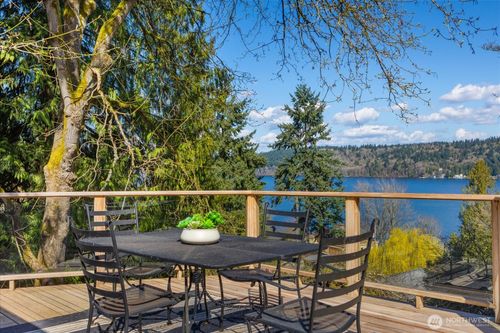 11904 Lakeside Avenue Ne, Seattle, WA, 98125 | Card Image