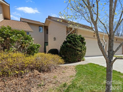 110 Clubwood Ct, Asheville, NC, 28803-3174 | Card Image