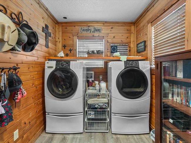 Laundry area | Image 23
