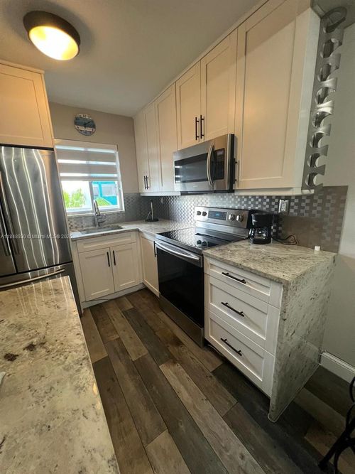 apt-704-1700 Nw North River Dr, Miami, FL, 33125-2351 | Card Image