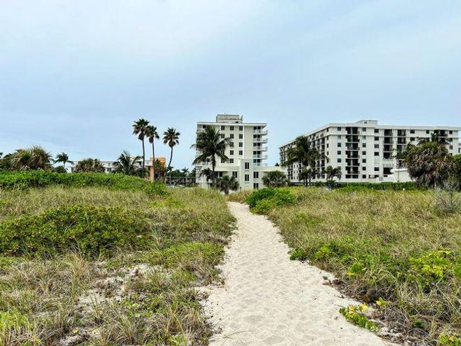 APT-207 - 125 Ocean Ave, Condo with 2 bedrooms, 2 bathrooms and null parking in Palm Beach Shores FL | Image 23