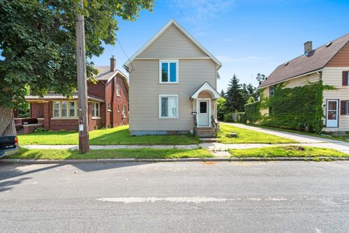 921 S 18th St, Manitowoc, WI, 54220-5053 | Card Image