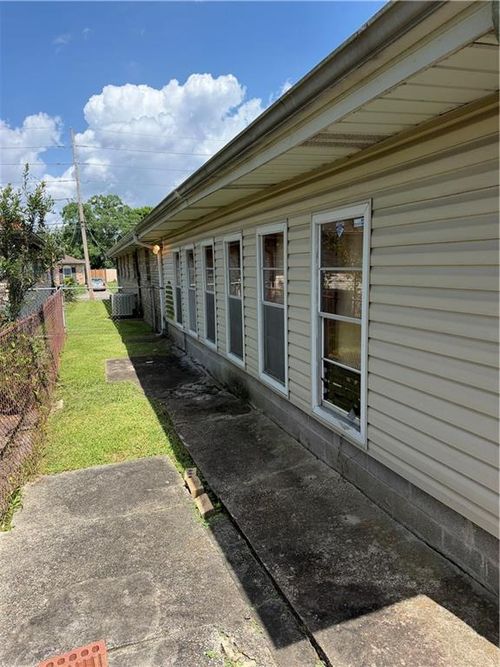 2867 Hyman Pl, New Orleans, LA, 70131-5243 | Card Image