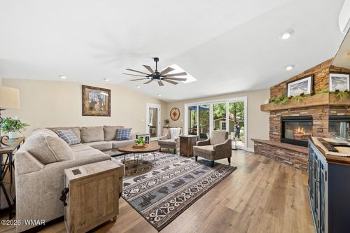 2300 W Hacienda Way, Show Low, AZ, 85901-2804 | Card Image