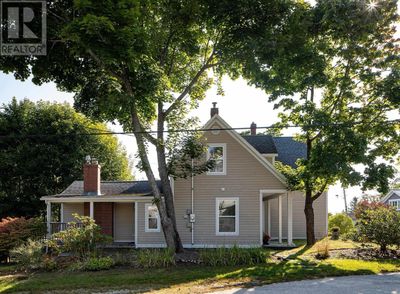 66 Central St, House other with 3 bedrooms, 2 bathrooms and null parking in Chester NS | Image 2