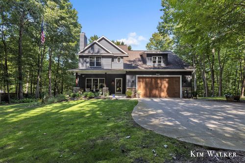 5813 Hunters Rdg, Fennville, MI, 49408-8450 | Card Image