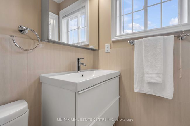 808 Mckay Cres, House attached with 3 bedrooms, 3 bathrooms and 2 parking in Milton ON | Image 34