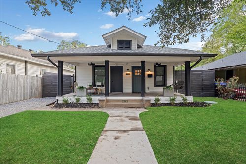 714 Melba St, Dallas, TX, 75208-4955 | Card Image