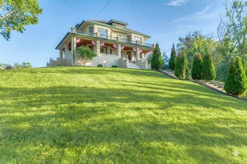 8611 Archer Ave, Willow Springs, IL, 60480-1279 | Card Image