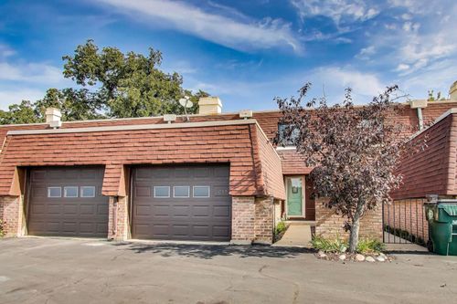 1057 Busse Hwy, Park Ridge, IL, 60068-1815 | Card Image