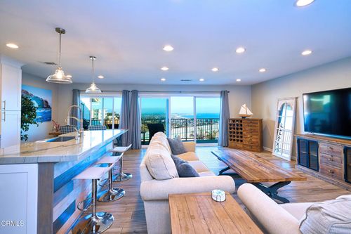 886 Winding Way Dr, Ventura, CA, 93001 | Card Image