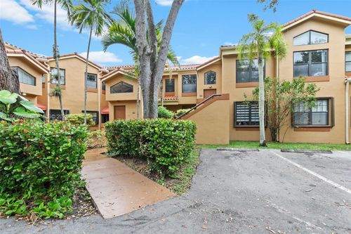 16-15569 Miami Lakeway N, Miami Lakes, FL, 33014-5587 | Card Image