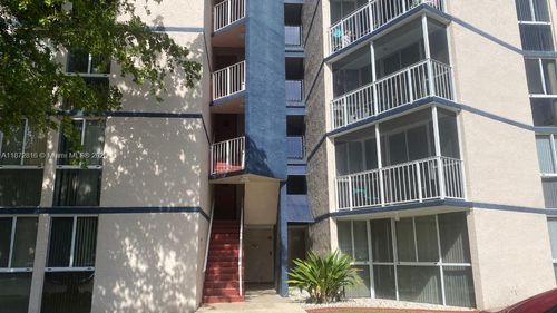 apt-c110-7075 Nw 186th St, Hialeah, FL, 33015-8329 | Card Image