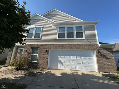 8042 States Bend Dr, Indianapolis, IN, 46239-7660 | Card Image